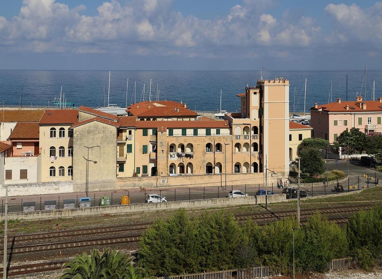 Bilocale A Due Passi Dal Mare Apartment San Vincenzo Exterior photo